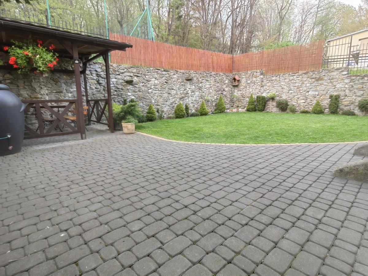 Apartament Joanna Sanok Luaran gambar